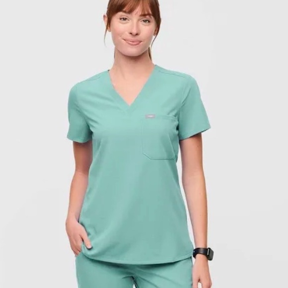 Seaglass Catrina Scrub top Medium - Picture 2 of 7